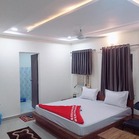 Oyo 26999 Hotel Sg アーメダバード エクステリア 写真