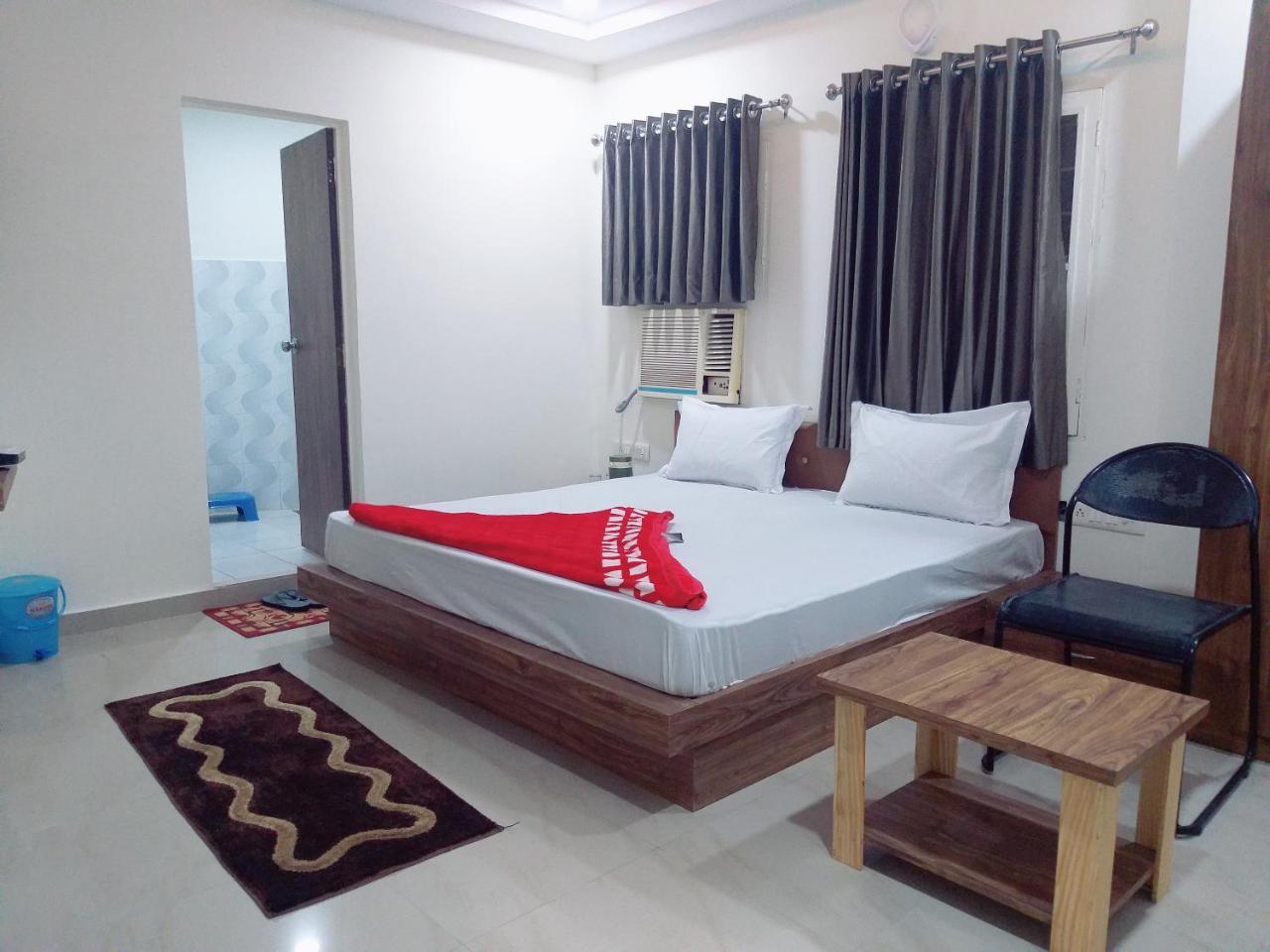 Oyo 26999 Hotel Sg アーメダバード エクステリア 写真