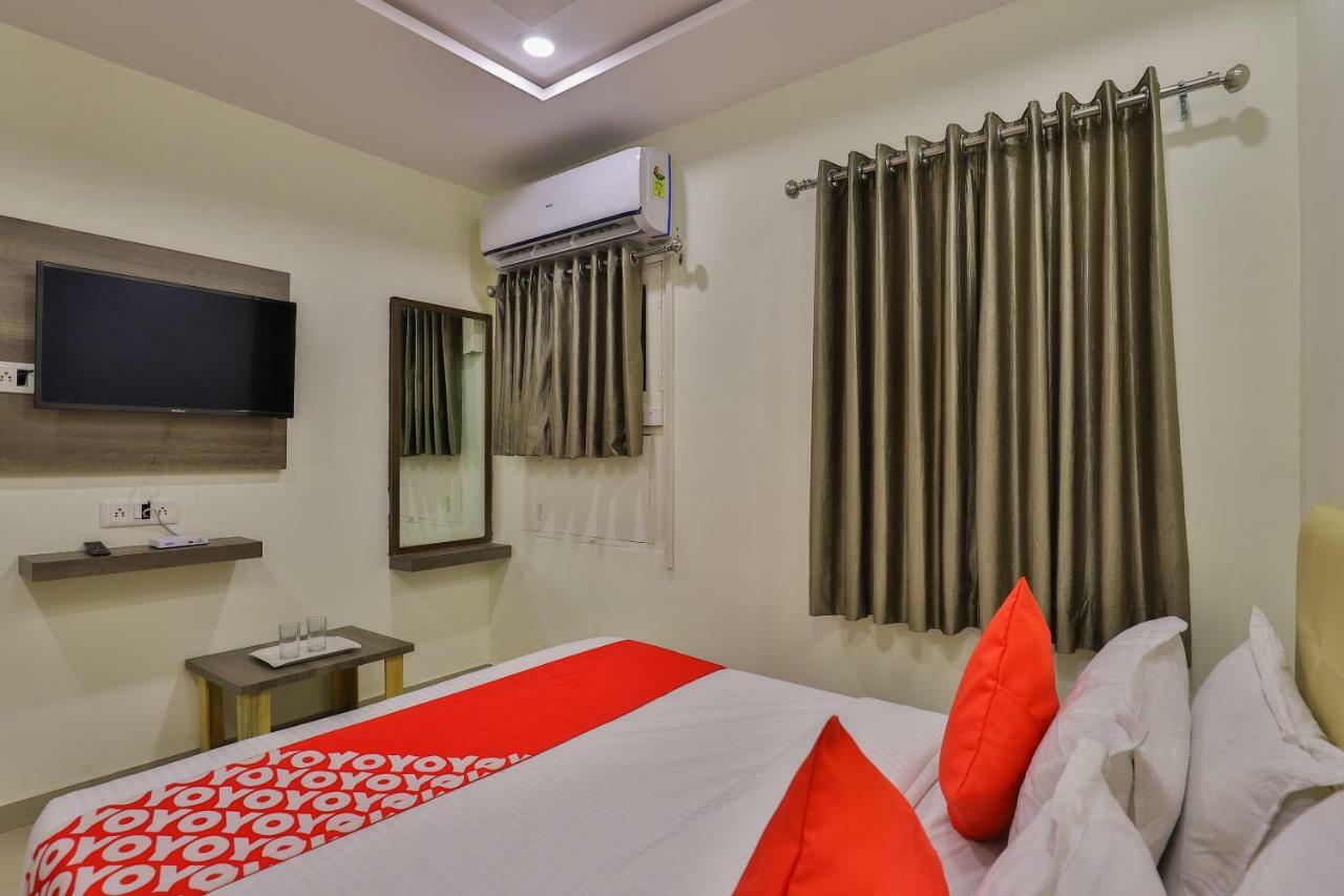 Oyo 26999 Hotel Sg アーメダバード エクステリア 写真