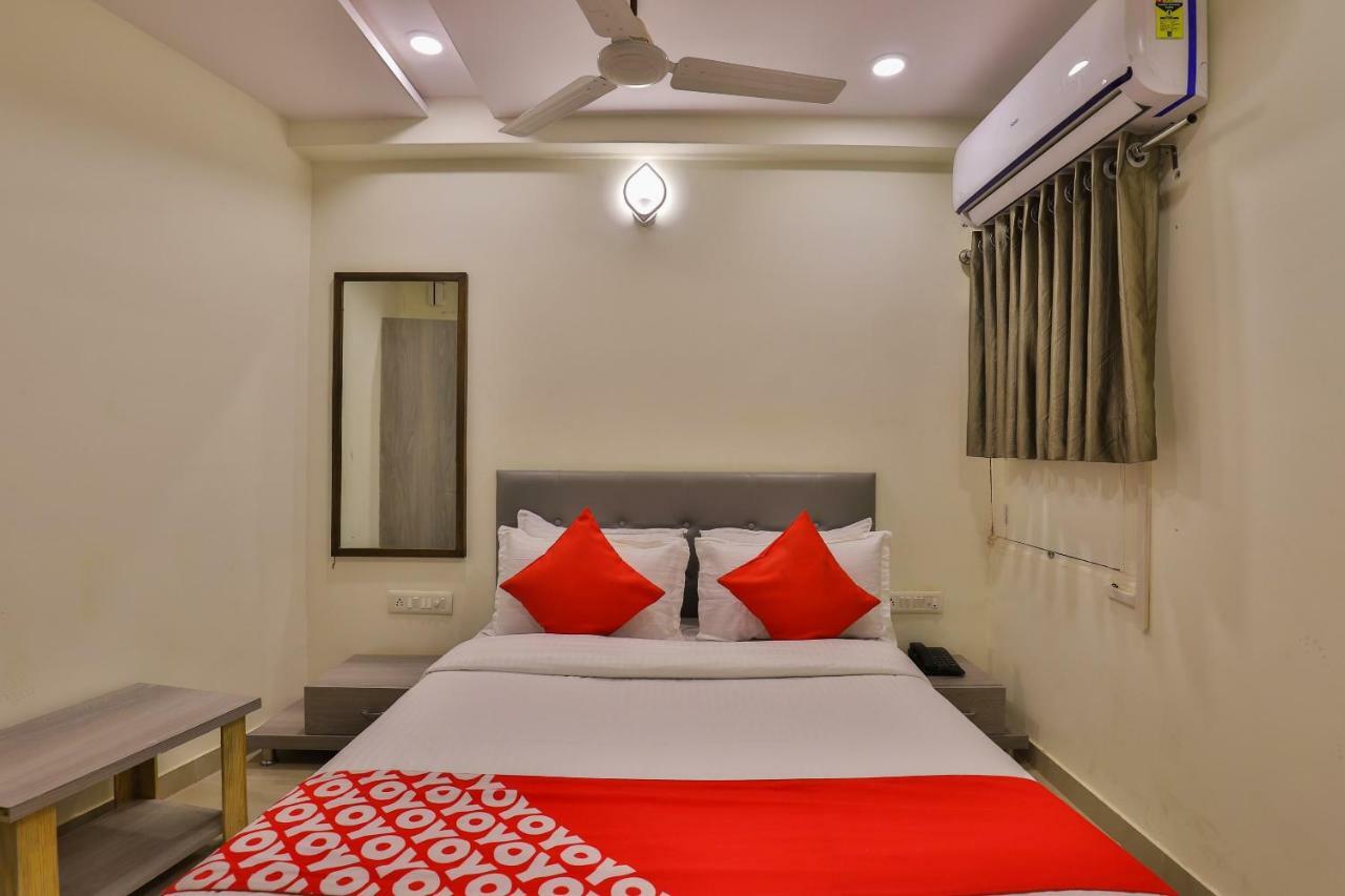 Oyo 26999 Hotel Sg アーメダバード エクステリア 写真
