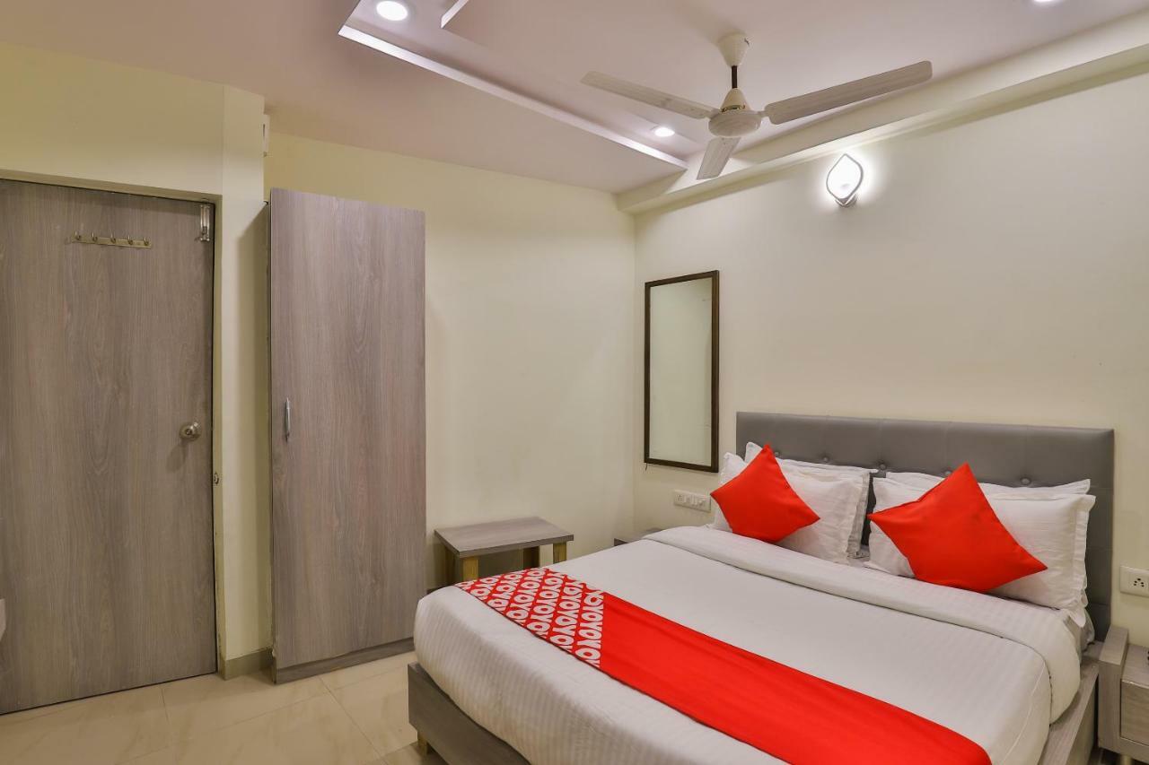 Oyo 26999 Hotel Sg アーメダバード エクステリア 写真